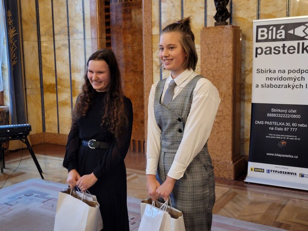 Kateřina Biňovcová a Smijová Ema z Prahy